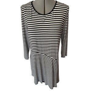 Vince Camuto Black & White Striped Asymmetrical Hem Tunic Size L